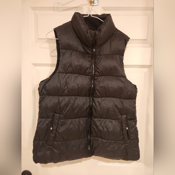 Old Navy Womens Size L Puffer Vest Black - Picture 1 of 3